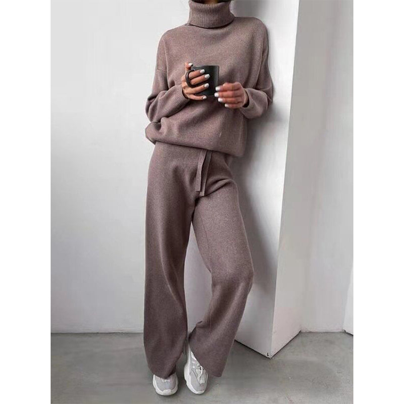 Women's two-piece knit lounge set