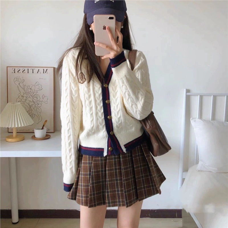 Women's cropped knit cardigan