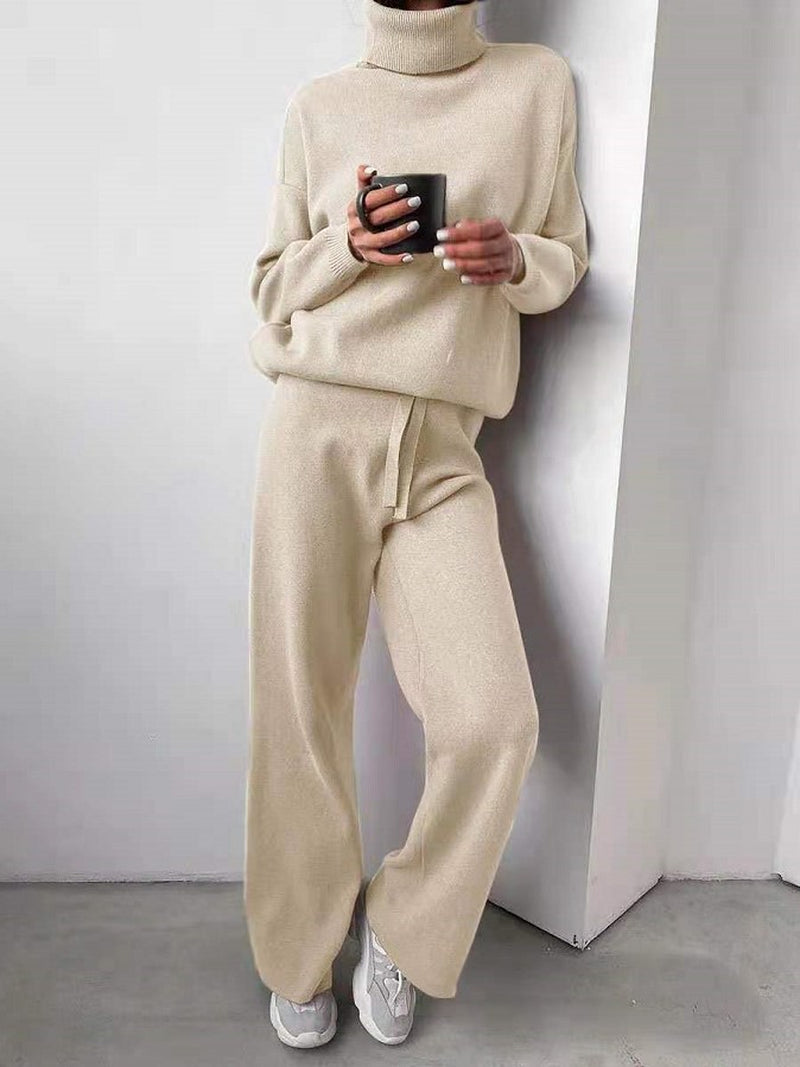 Women's two-piece knit lounge set