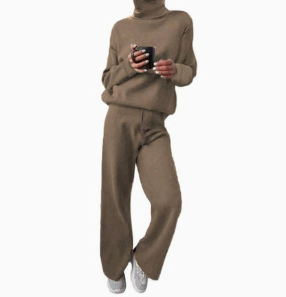 Women's two-piece knit lounge set